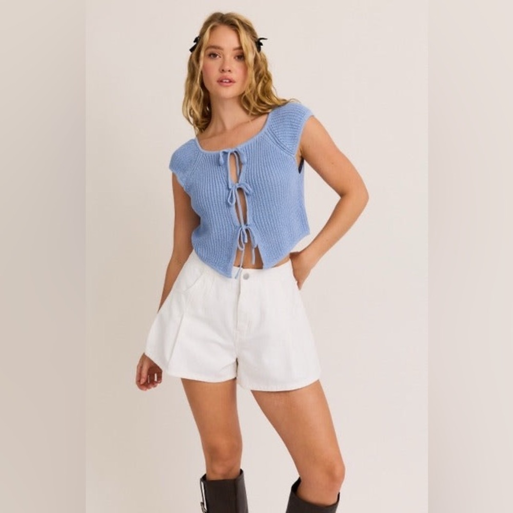 Front Tie Sleeveless Knit Top - Le Lis